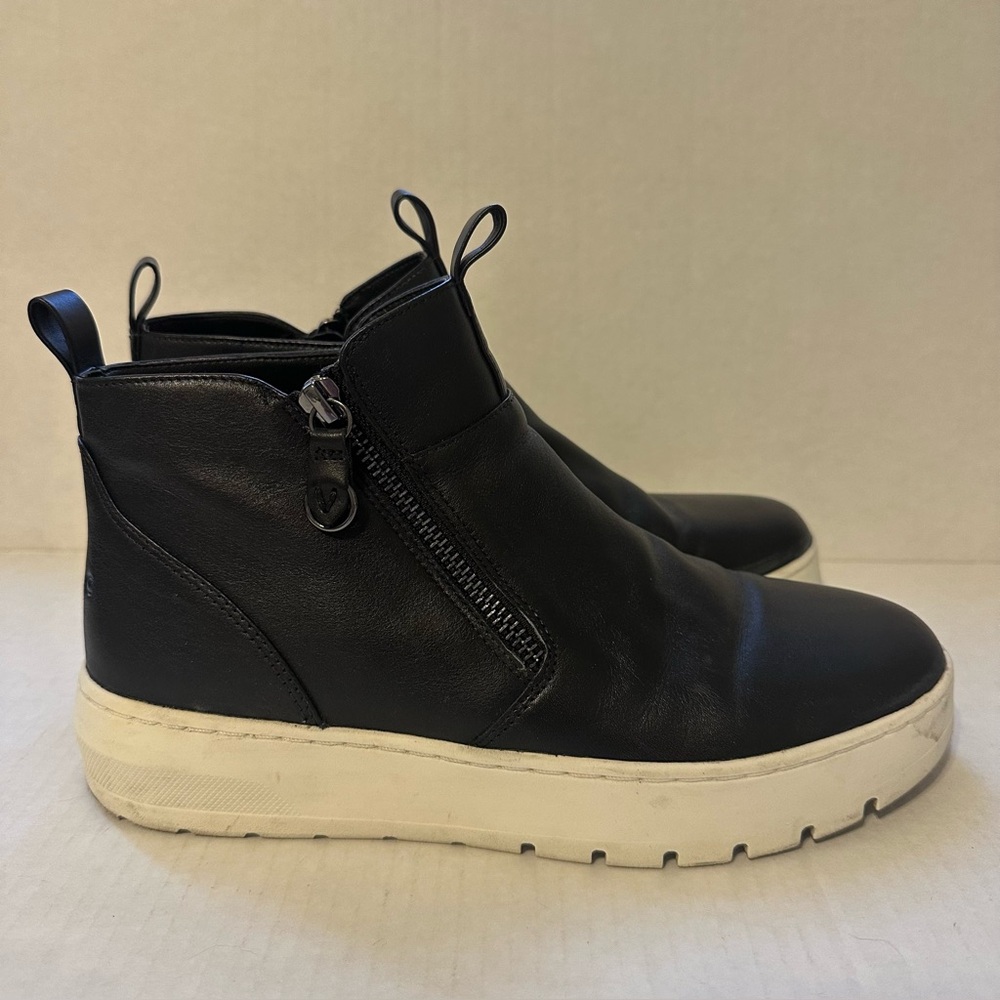 Vionic Black Brinkley Bootie Sneaker Women’s Size 7.5